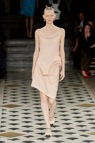 Look 17